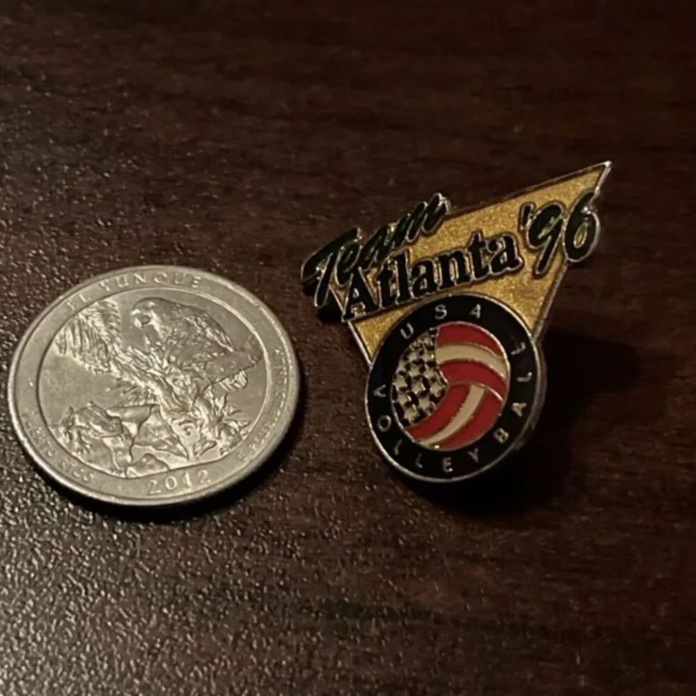 1996 Atlanta Olympics Volleyball Event Team USA Lapel Hat‎ Pin